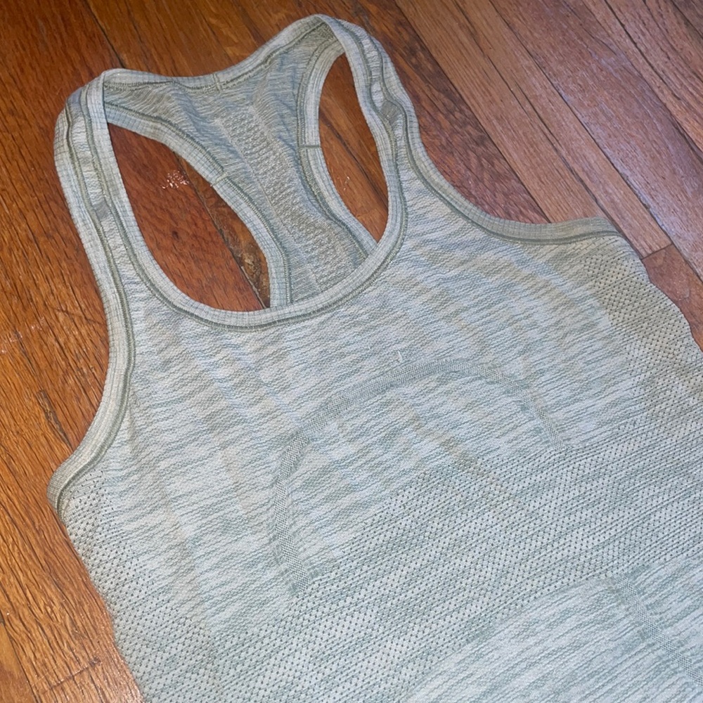 Lulu lemon tank! Barely worn!